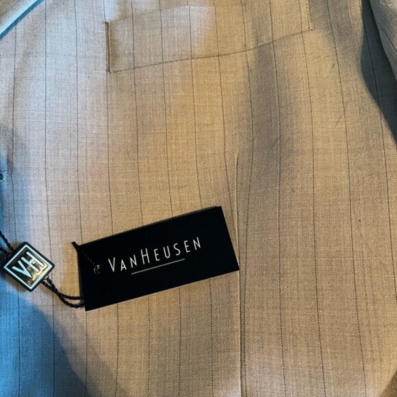 Van Heusen 40R Beige  3 Button Suit Jacket - Picture 6 of 7